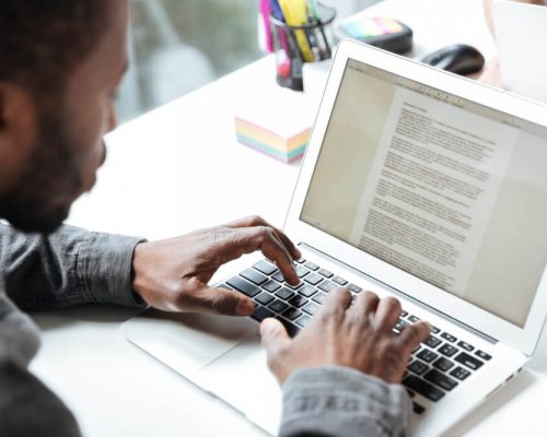 De ce nu e recomandat să scrii advertoriale cu AI?